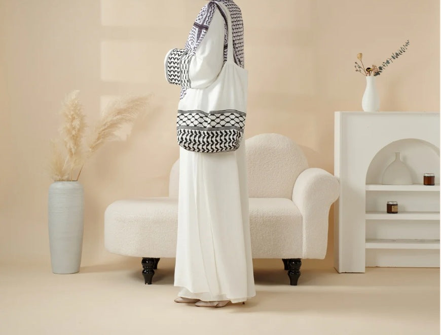 Keffiyeh Abaya Silhouette